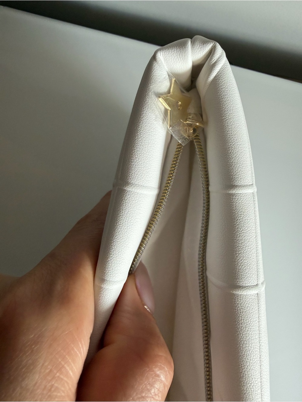 Dior White Embossed CD Cosmetic Pouch new - Picture 7 of 7